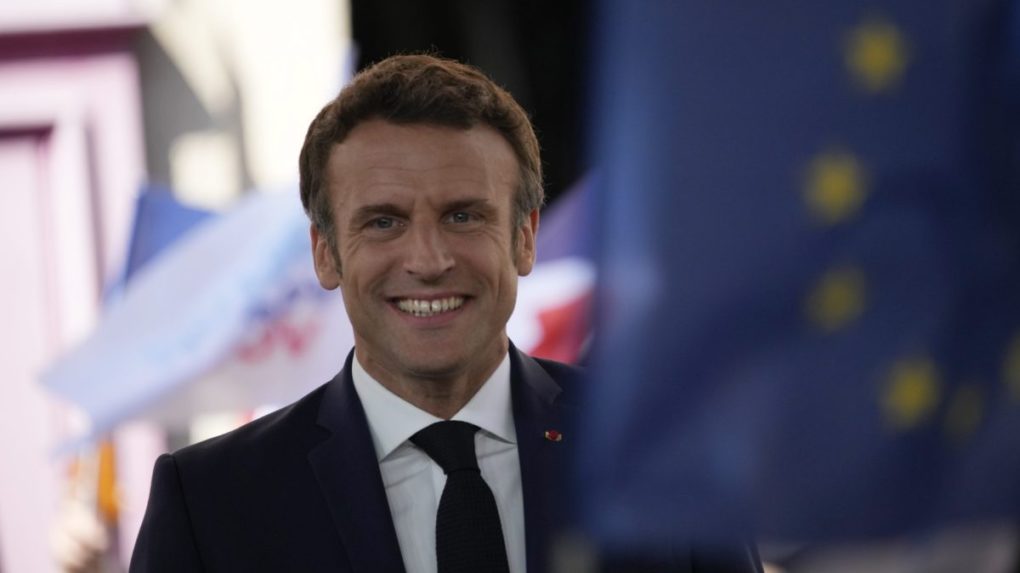Macron sa s parlamentnými stranami zhodol na spolupráci