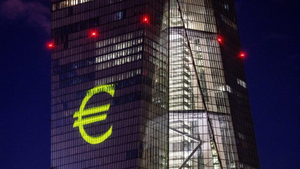 Inflácia v Európskej únii stúpla na rekordných 7,8 %