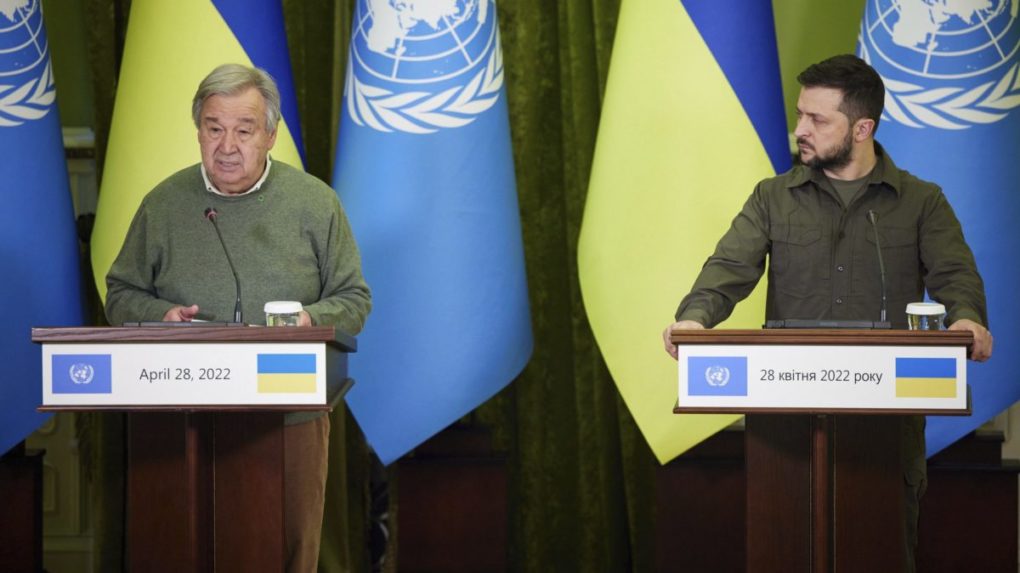 Rusi potvrdili útok na Kyjev počas návštevy šéfa OSN