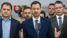 Tlačová konferencia predstaviteľov OĽANO k odvolávaniu ministra vnútra Romana Mikulca.