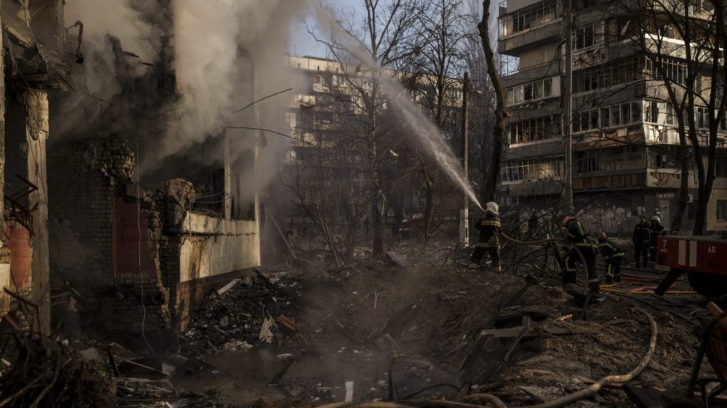 Rusko tvrdí, že zabilo desiatky poľských žoldnierov, hrozí útokmi na Kyjev