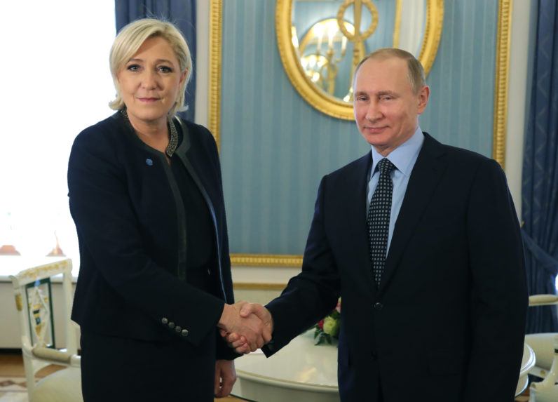 Marine Le Penová a ruský prezident Vladimir Putin.