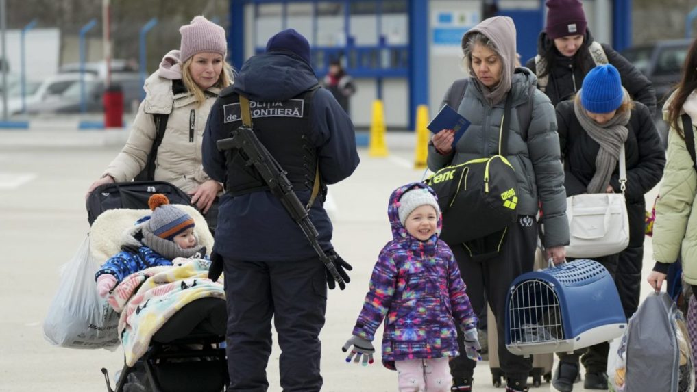 Cez západnú hranicu Ukrajiny sa v posledných dňoch viac ľudí vracia ako odchádza