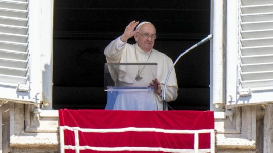 Na snímke pápež František.