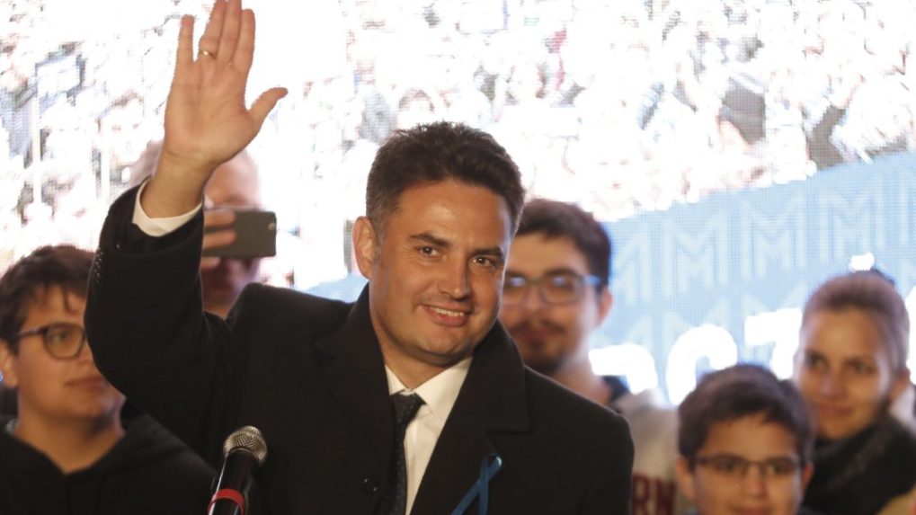 Otec 7 detí, ktorý ešte neprehral žiadne voľby. Kto je kandidát maďarskej opozície Péter Márki-Zay?