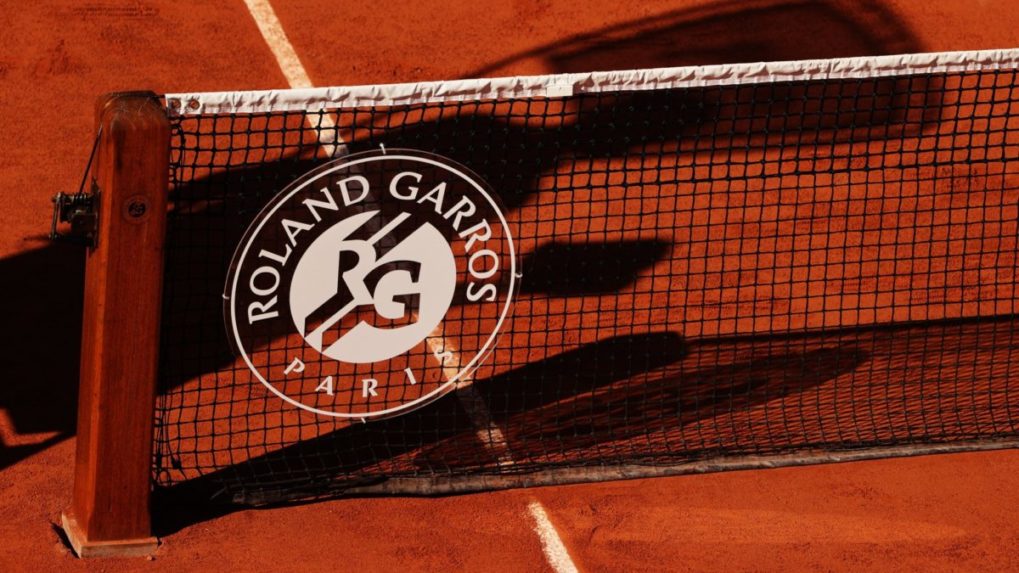 Ruskí a bieloruskí tenisti budú môcť štartovať na Roland Garros