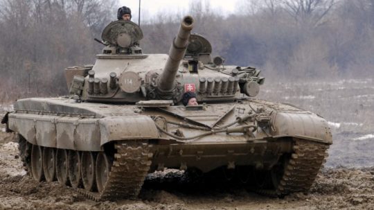 Tank T-72 sovietskej výroby.