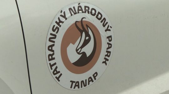 Na snímke logo Tatranského národného parku. V logu je kamzík.