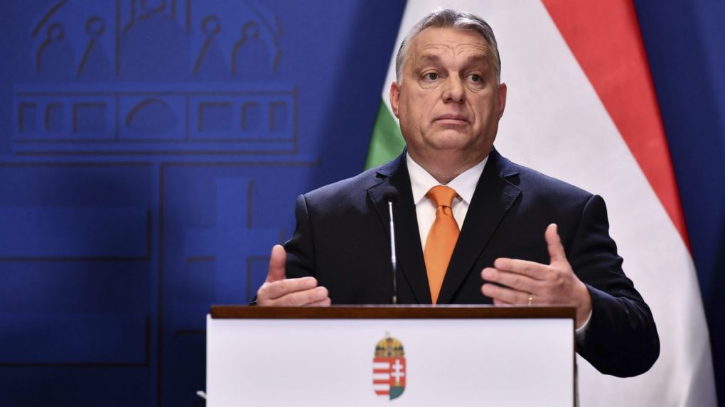 Orbánov Fidesz podľa odhadov vyhral voľby v Maďarsku