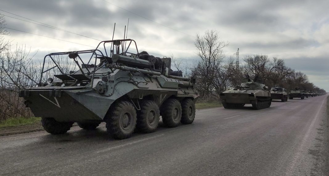 Ruský vojenský konvoj.