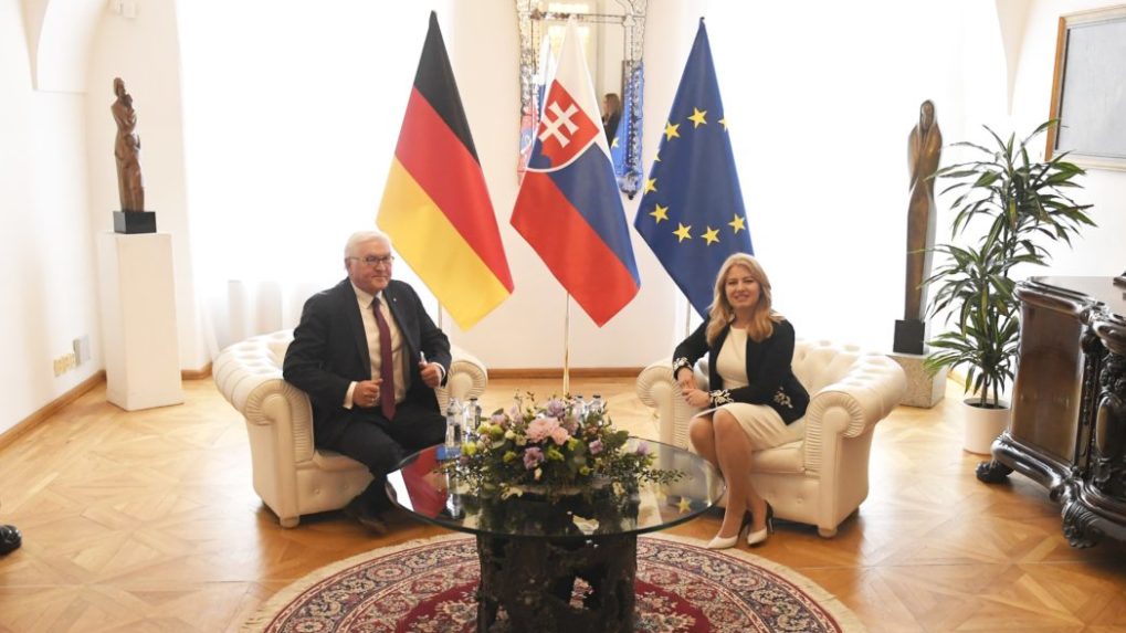 Prezidentka sa so Steinmeierom zhodla, že Ukrajina potrebuje vojenskú i humanitárnu pomoc