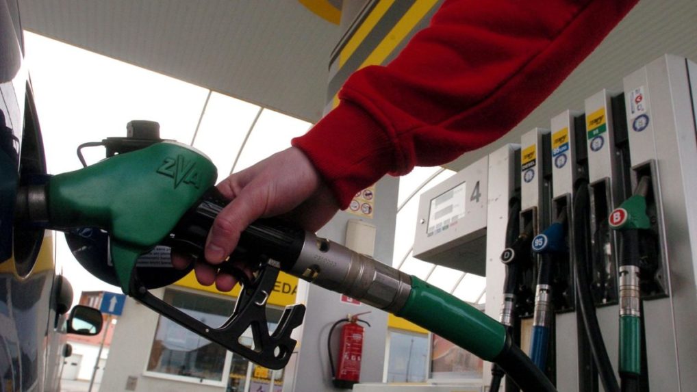 Cena benzínu klesá. Podľa analytika nejde o dlhodobý jav