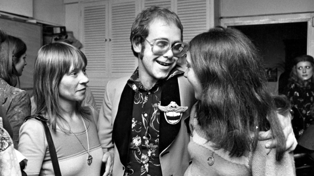 Na snímke, ktorú vyhotovil Dežo Hoffmann je skladateľ Elton John.