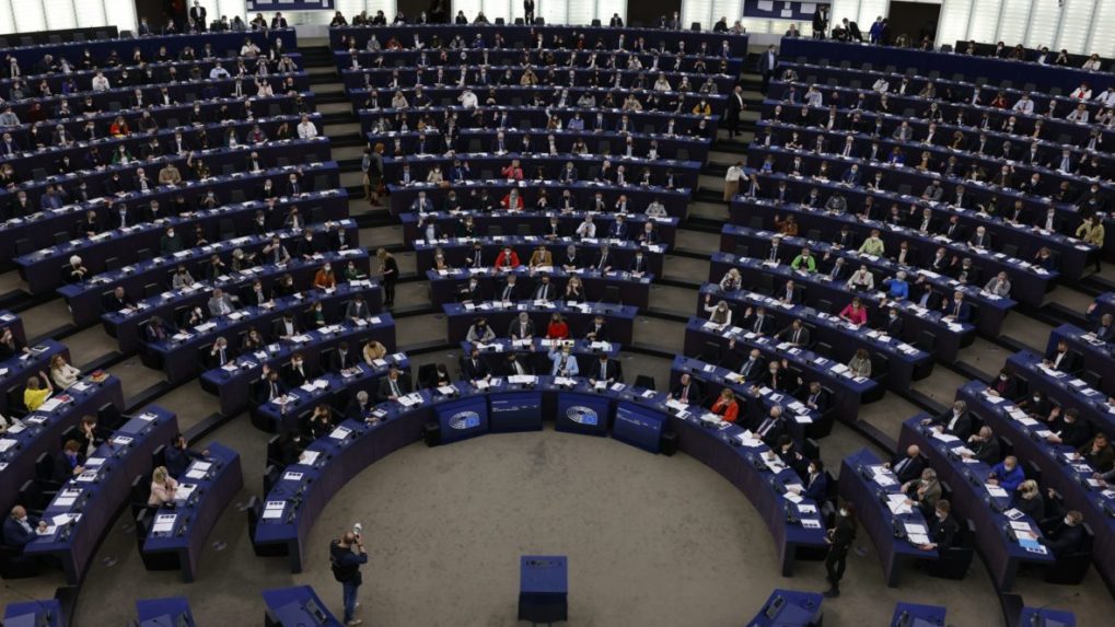 Európsky parlament vyzval na ďalšie sprísnenie sankcií proti Minsku