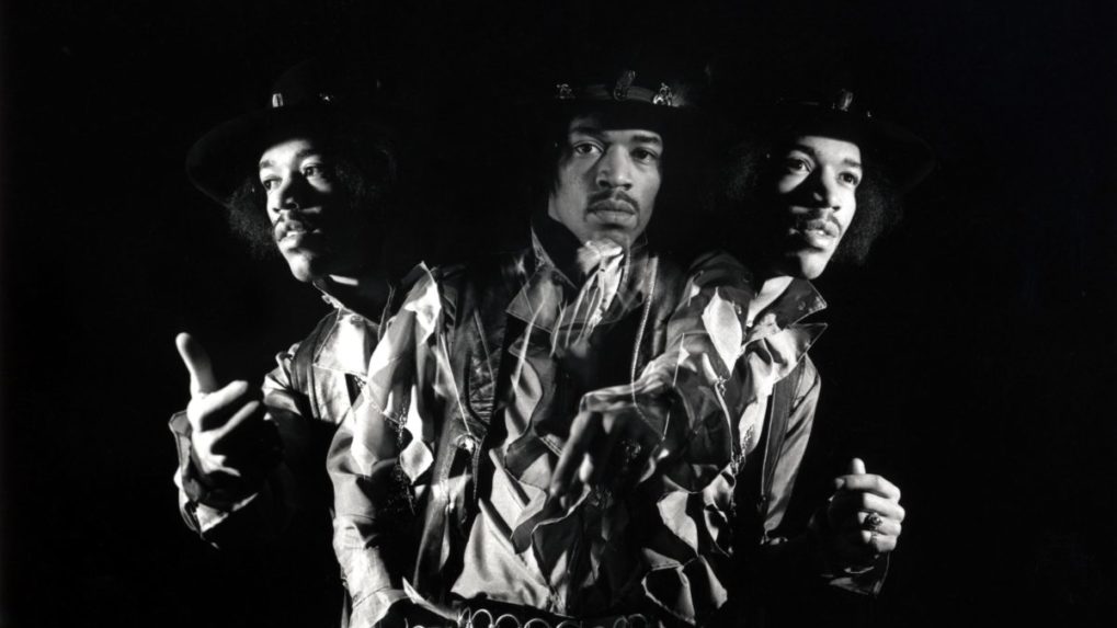 Na snímke, ktorú vyhotovil Dežo Hoffmann je hudobník Jimi Hendrix.