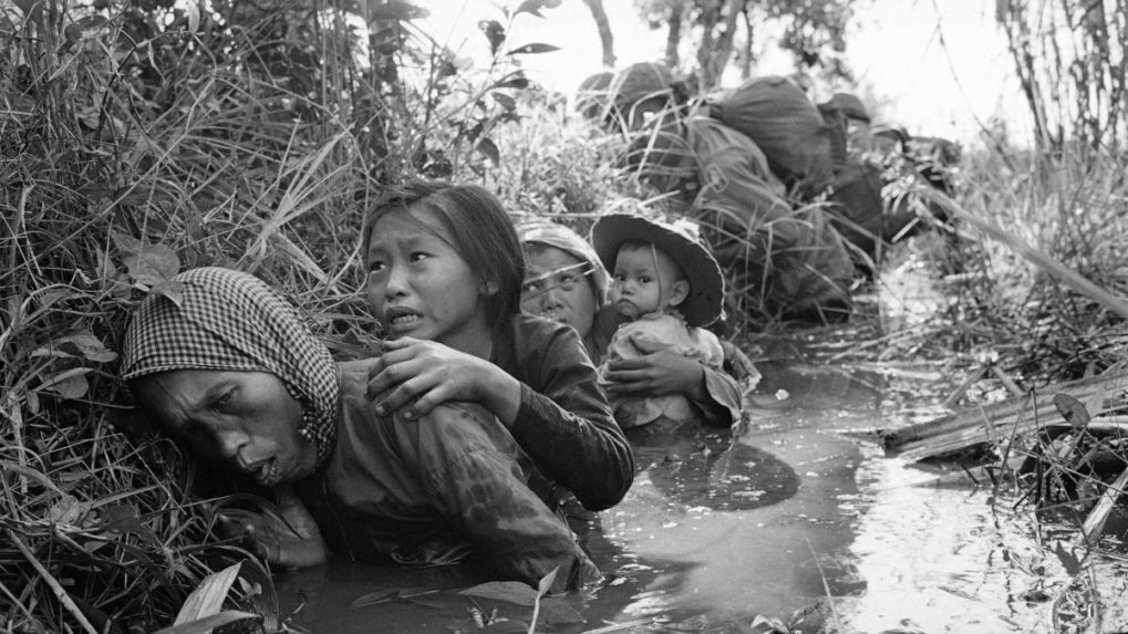 Vojnový fotograf Horst Faas dokumentoval vplyv vojny na ľudstvo