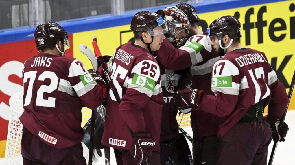 MS 2022: Lotyši zdolali Nórov 3:2 a pripísali si prvé body
