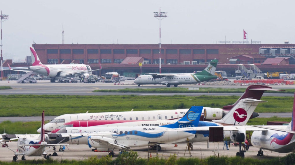 V Nepále našli havarované lietadlo s 22 pasažiermi a telá 14 obetí