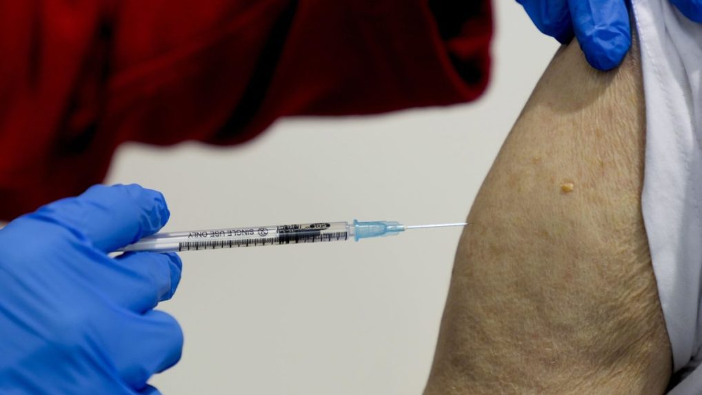 Ministerstvo zdravotníctva spustilo očkovanie štvrtou dávkou