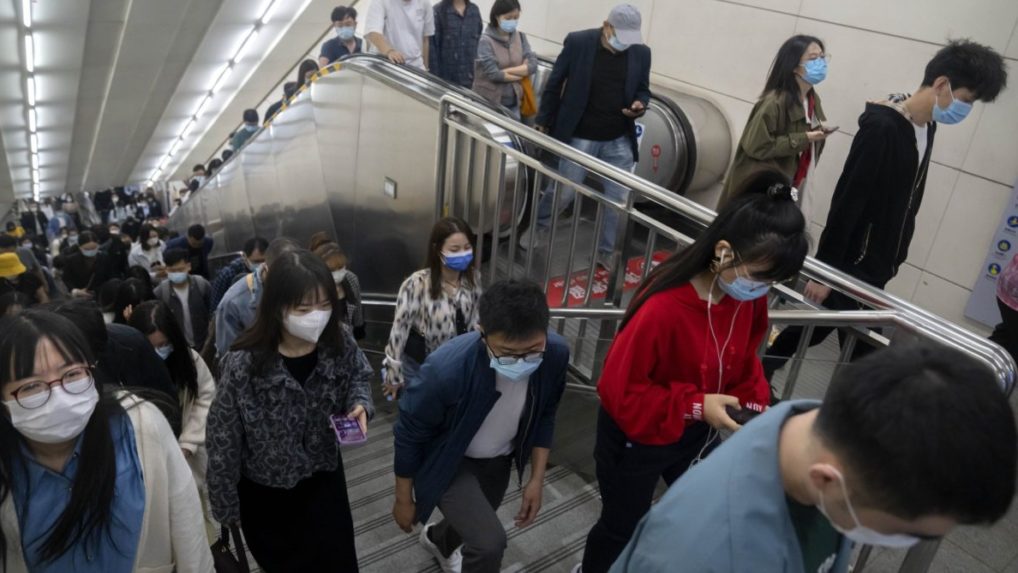 Hongkong a Šanghaj uvoľňujú covidové opatrenia