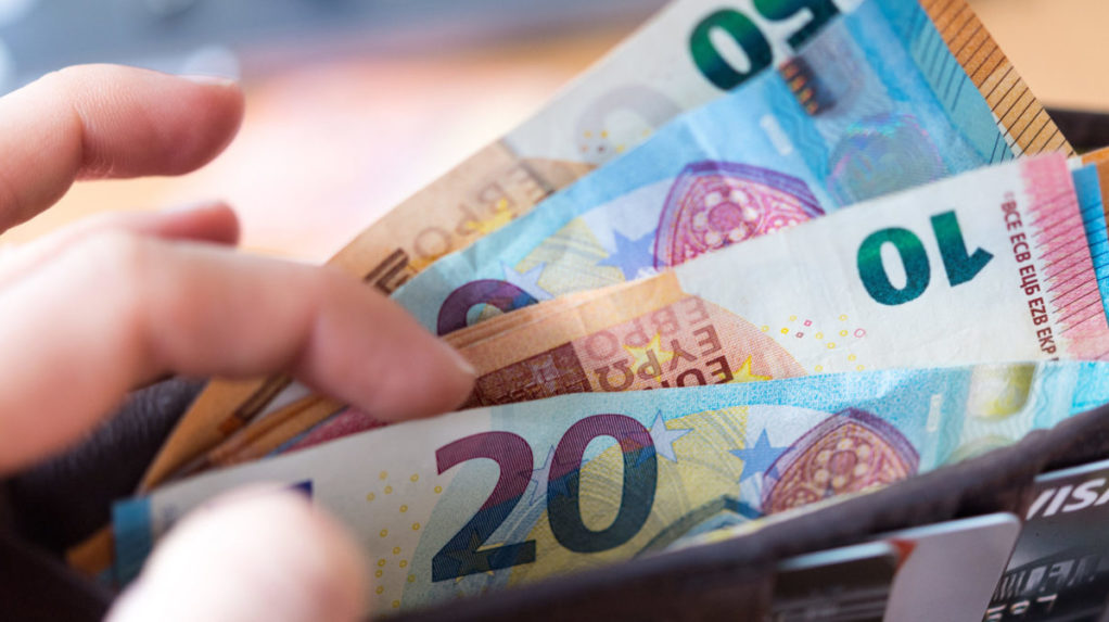 Životné minimum by malo od júla narásť o 7,5 % na vyše 234 eur mesačne