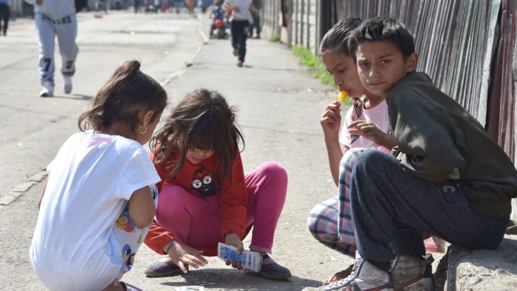 Mnohé rómske deti končia v špeciálnych triedach neoprávnene