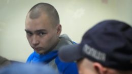 Na snímke 21-ročný ruský vojak Vadim Šišimarin počas súdneho pojednávania.