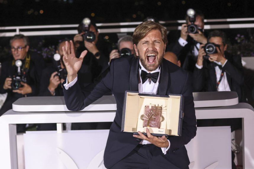 Zlatú palmu v Cannes získal film Trojuholník smútku švédskeho režiséra Östlunda