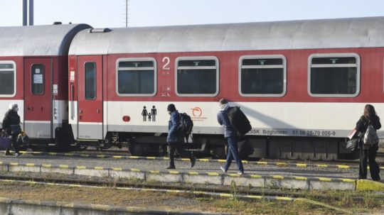 Vlak na železničnej stanici v Moldave nad Bodvou.
