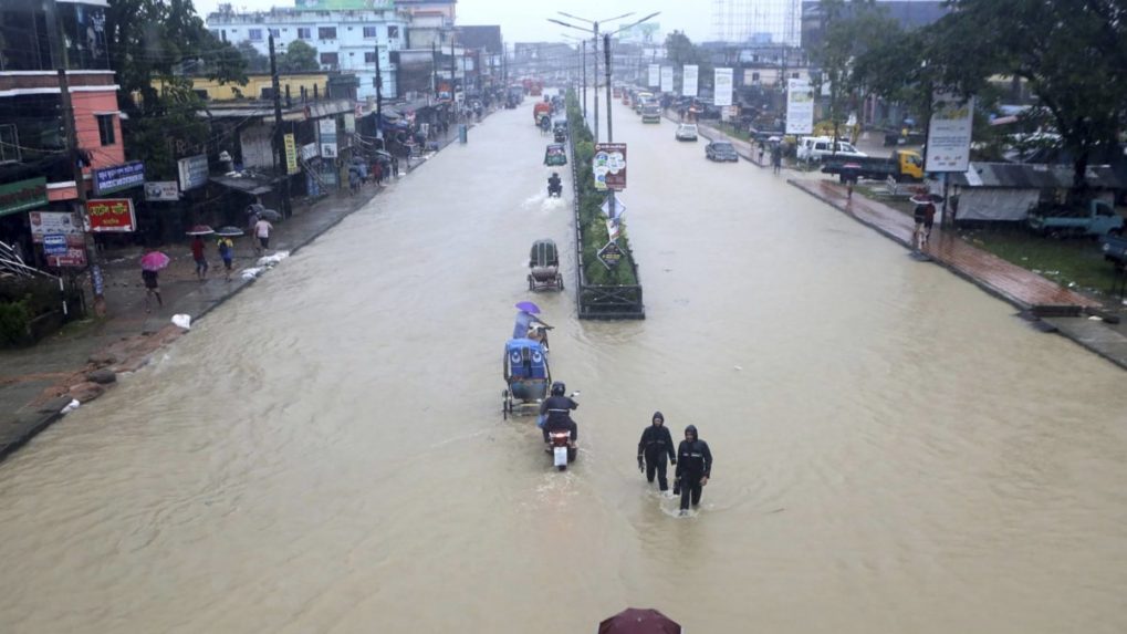 Záplavy v Bangladéši a Indii si vyžiadali vyše 40 obetí