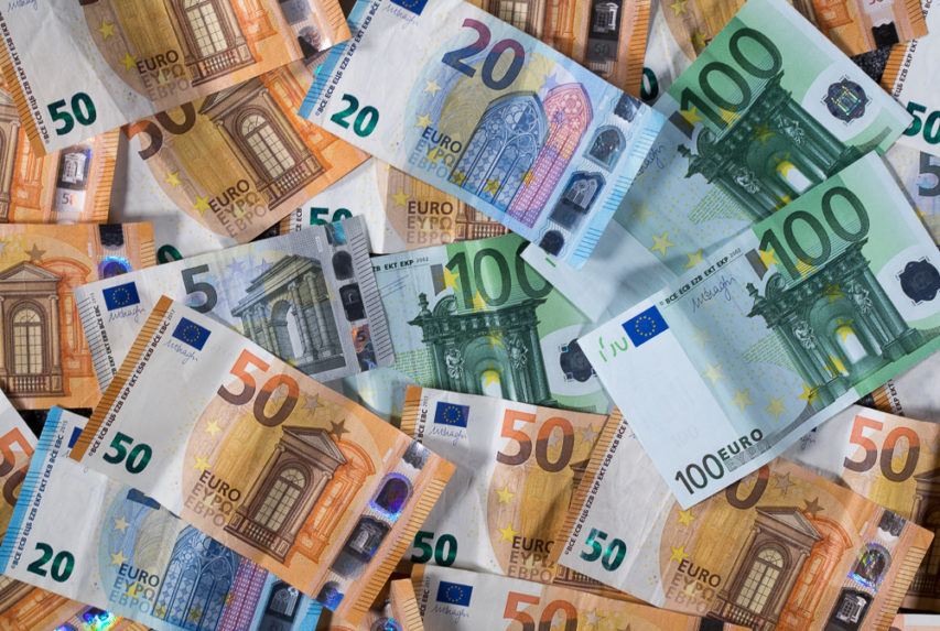Z eurofondov sa vlani spreneverilo vyše pol miliardy eur