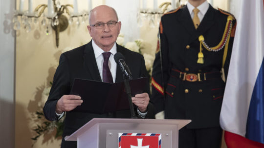 Na snímke František Mikloško vyznamenaný Radom Ľudovíta Štúra I. triedy v roku 2020.