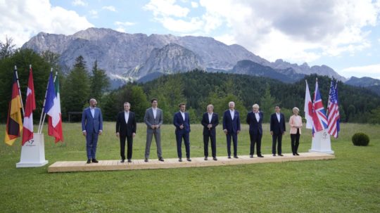 lídri zoskupenia G7 a predstavitelia EÚ