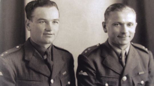 Na snímke vojaci Jan Kubiš a Jozef Gabčík.