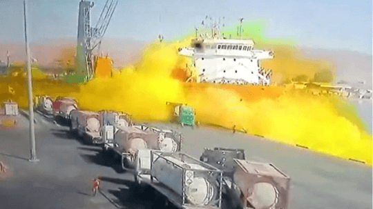 Výbuch toxického plynu v jordánskom prístave.