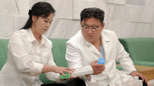 Kim Čong-un so zdravotníčkou.