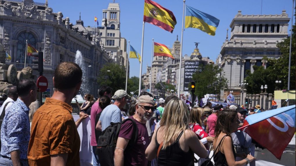 Tisíce ľudí v Madride protestovali proti NATO, žiadali rozpustenie Aliancie