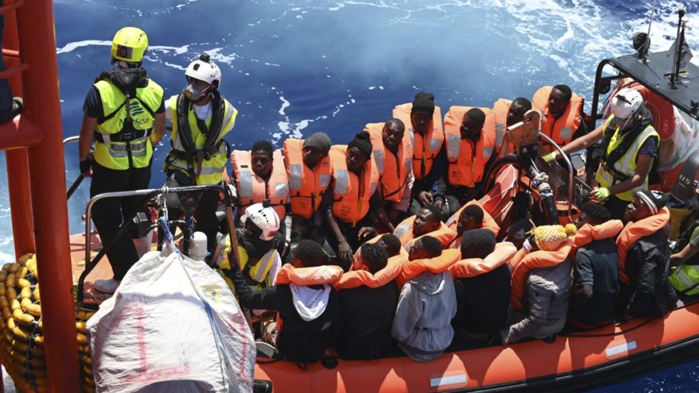 Počet nelegálnych migrantov, ktorí prekročili hranice EÚ, stúpol o 82 %