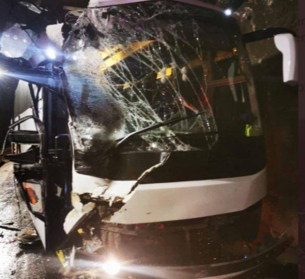 V Egypte narazil autobus do nákladného vozidla