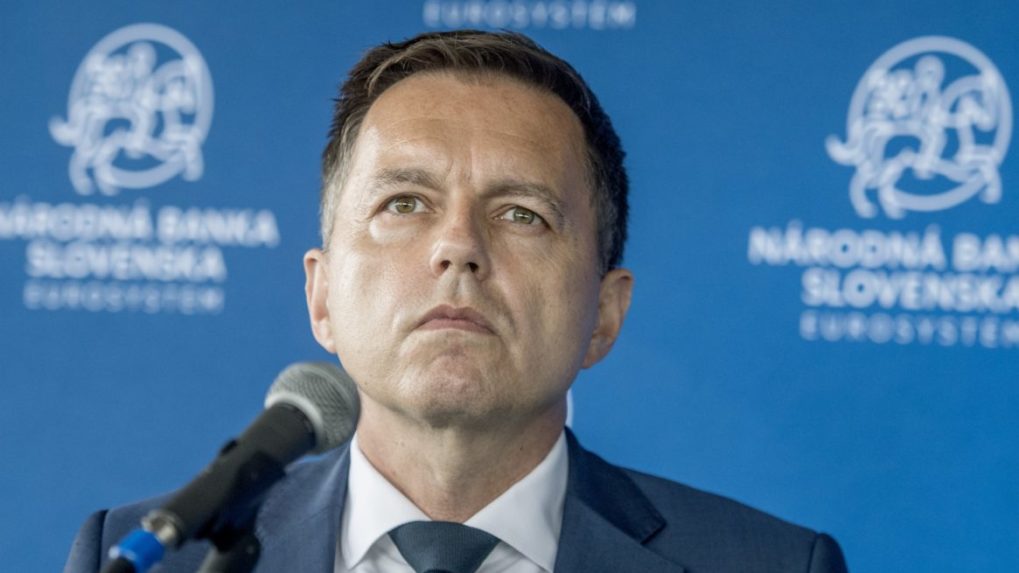 NAKA znovu obvinila guvernéra NBS Petra Kažimíra z korupcie