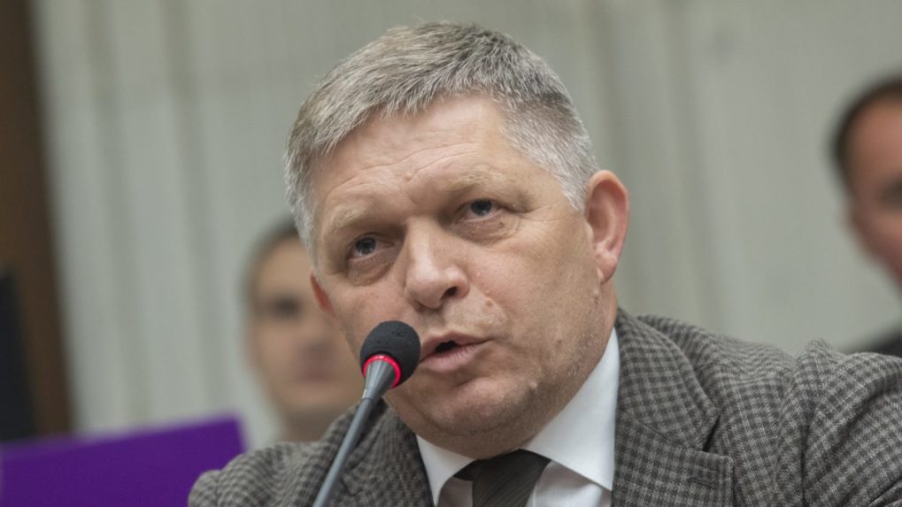 Osem slovenských europoslancov žiada vylúčenie Smeru-SD z frakcie socialistov