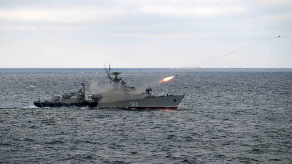 Ruská armáda tvrdí, že odvrátila útok dronov na vojnové lode v Čiernom mori