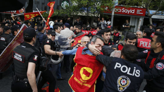 protesty v Istanbule