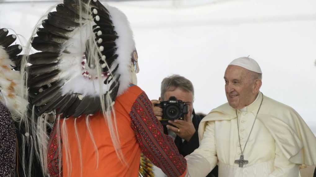 Pápež sa ospravedlnil za zlo páchané kresťanmi na pôvodných obyvateľoch Kanady