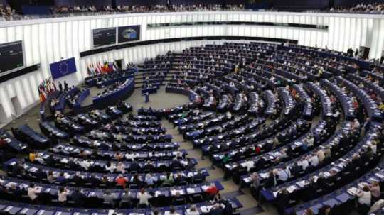 Na snímke hlasovanie v Európskom parlamente v stredu 6. júla 2022 v Štrasburgu na východe Francúzska.