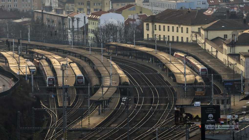 Na zvýšené ceny elektriny doplácajú aj Železnice Slovenskej republiky