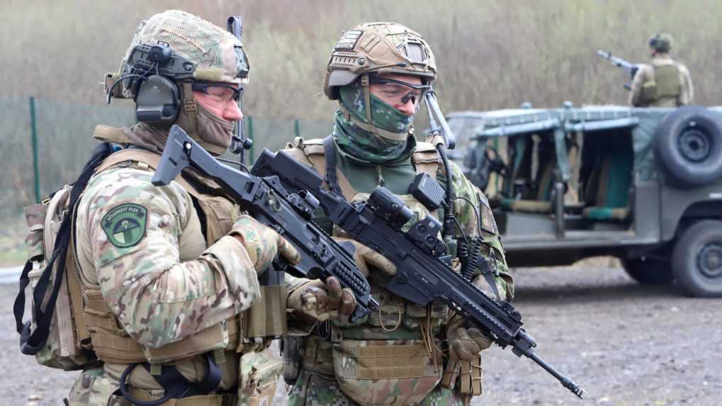 V ozbrojených silách pribudne 3 000 profesionálnych vojakov