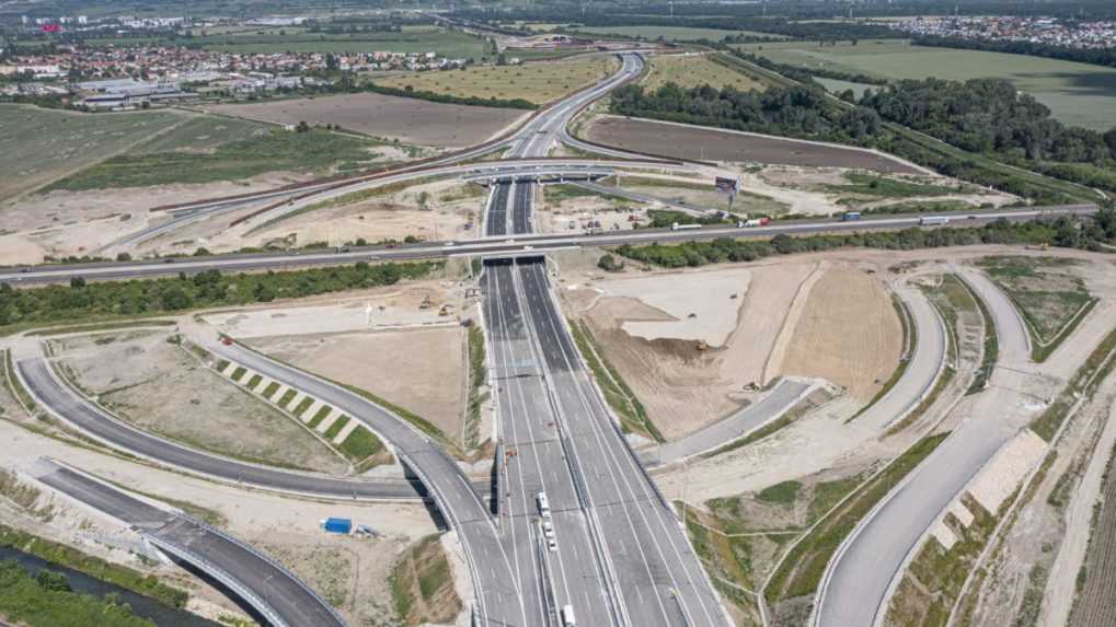 Víťazom tendra na dostavbu diaľničnej križovatky D1/D4 je poľská firma