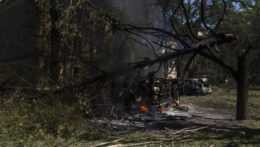 Ilustračné foto dosahov útoku a poškodení po zásahu rakety Rusmi v Doneckej oblasti.