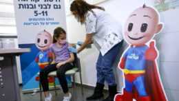 Očkovanie detí proti covidu v Izraeli.